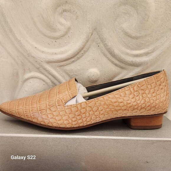 Vince Camuto "Kikie" cream puff patent Croco loafers. NIB. Size 8.5 - Picture 3 of 12